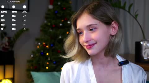 Mia online show from December 2024 09:11:01 AM