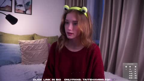 Snapshot of taitehambelton chatting on November 2025 01:39:02 AM Mia online show from November 2025 01:39:02 AM