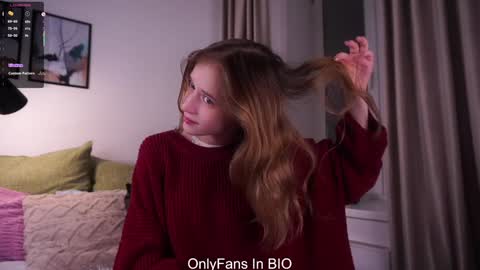 Mia online show from December 2025 01:14:02 AM