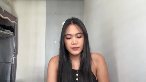 Mia online show from April 2026 03:28:01 AM