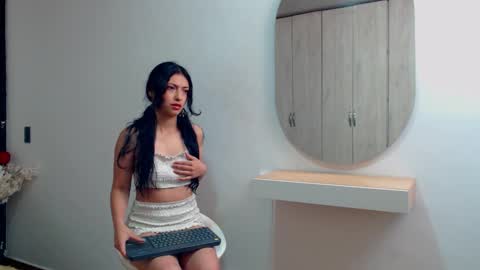 Hi im sara online show from March 2026 01:11:01 PM