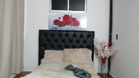 Hi im sara online show from May 2026 12:45:02 PM