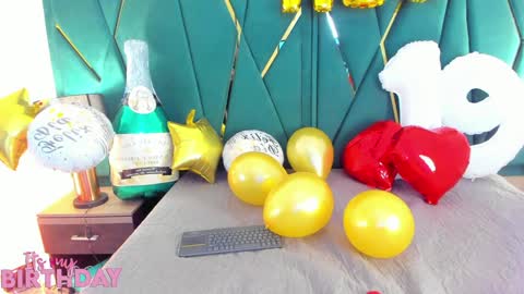 Snapshot of tamara_myller1 chatting on January 2025 12:36:01 PM Tamara online show from January 2025 12:36:01 PM