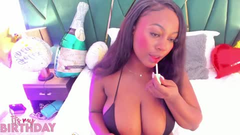 Snapshot of tamara_myller1 chatting on January 2025 12:31:01 PM Tamara online show from January 2025 12:31:01 PM