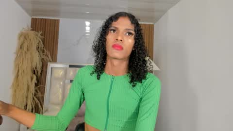  T A M A R A  online show from November 2025 08:20:01 PM