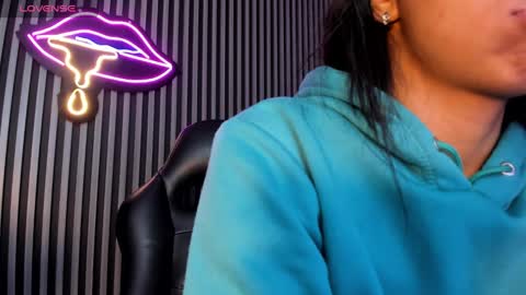 Tamy  online show from January 2025 12:41:02 PM