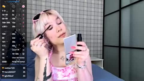 Lola online show from January 2026 07:08:02 PM