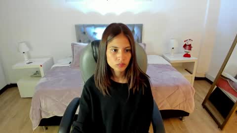 Tamy  online show from December 2024 07:28:02 PM