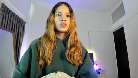 Tamy  online show from October 2025 12:15:02 PM