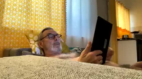 Dominique online show from March 2025 09:03:02 AM