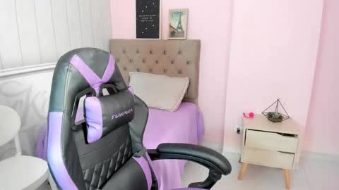 Tania  online show from November 2025 02:50:02 PM