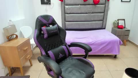 Tania  online show from April 2026 02:28:01 PM