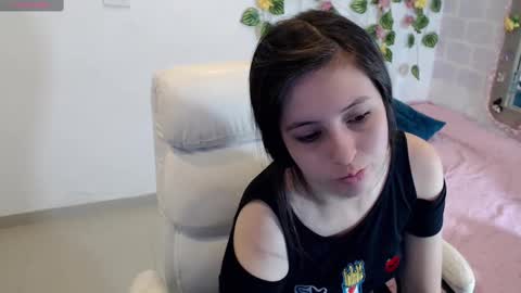 Tania  online show from November 2025 04:09:02 PM