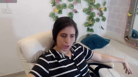 Tania  online show from November 2025 06:23:02 PM