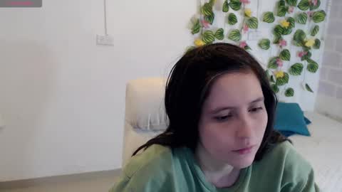 Tania  online show from December 2025 02:46:02 PM