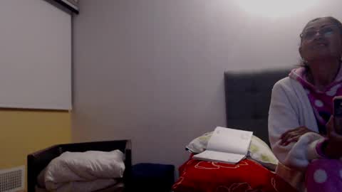 taniafirelux online show from April 2026 01:19:01 AM