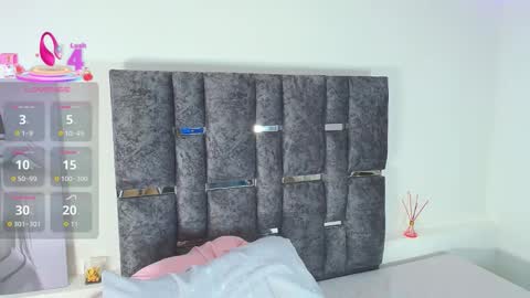 Tania online show from October 2025 12:04:02 PM