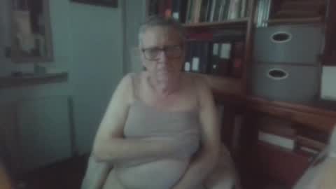 Snapshot of tantric43 chatting on April 2026 10:28:01 AM alex tanner online show from April 2026 10:28:01 AM