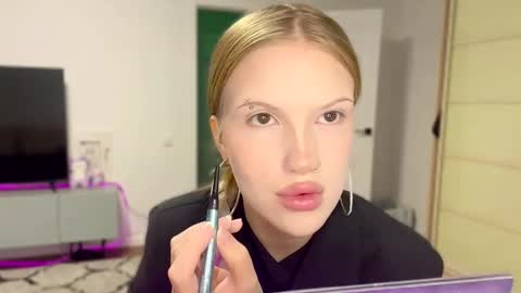 Alisa online show from February 2026 05:13:02 PM