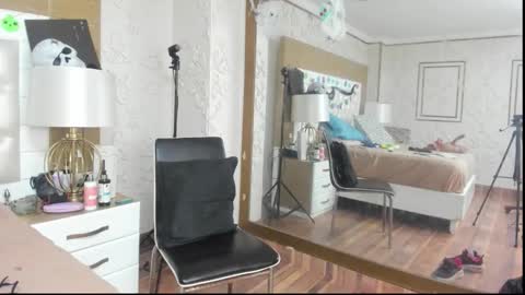 Tara online show from November 2025 01:41:01 AM