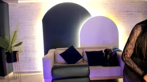 Tara Lawrence online show from November 2025 03:50:01 AM