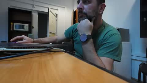 Snapshot of tarkan198 chatting on January 2025 06:56:01 PM tarkan198 online show from January 2025 06:56:01 PM