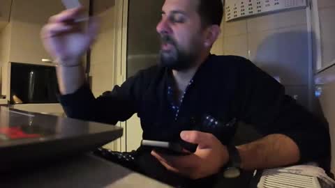 Snapshot of tarkan198 chatting on January 2025 08:25:02 PM tarkan198 online show from January 2025 08:25:02 PM