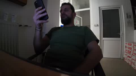 Snapshot of tarkan198 chatting on January 2025 08:04:01 PM tarkan198 online show from January 2025 08:04:01 PM