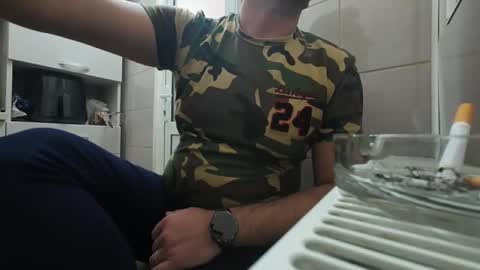 Snapshot of tarkan198 chatting on February 2025 04:31:01 PM tarkan198 online show from February 2025 04:31:01 PM