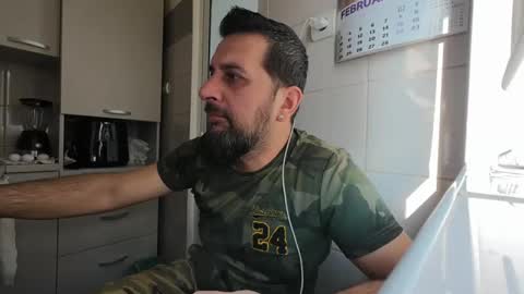 Snapshot of tarkan198 chatting on February 2025 10:21:02 AM tarkan198 online show from February 2025 10:21:02 AM