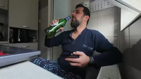 Snapshot of tarkan198 chatting on February 2025 11:10:02 AM tarkan198 online show from February 2025 11:10:02 AM