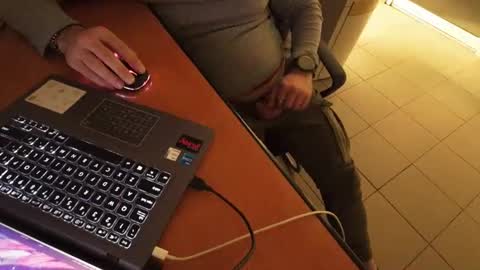 Snapshot of tarkan198 chatting on February 2025 10:36:02 PM tarkan198 online show from February 2025 10:36:02 PM