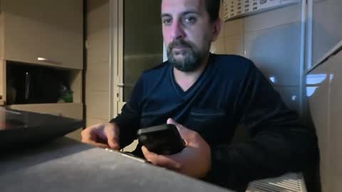 Snapshot of tarkan198 chatting on February 2025 07:17:02 PM tarkan198 online show from February 2025 07:17:02 PM