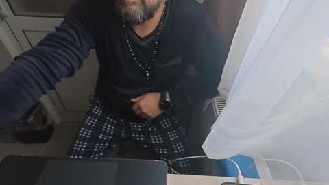 tarkan198 online show from November 2025 07:12:01 AM