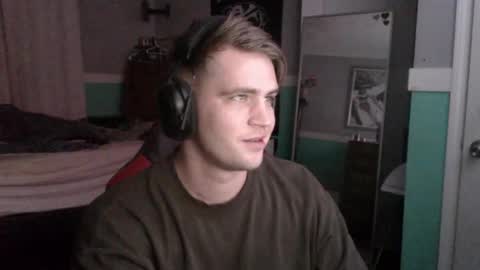 tarus333 online show from October 2025 06:43:01 AM