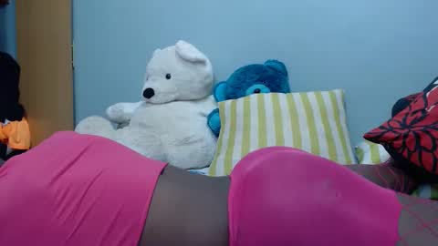 milan online show from February 2025 11:08:02 AM