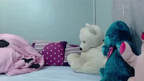 milan online show from February 2025 08:06:02 PM