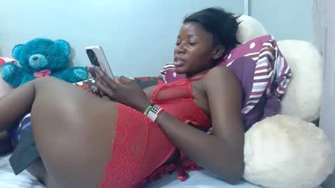 milan online show from February 2025 10:11:02 AM