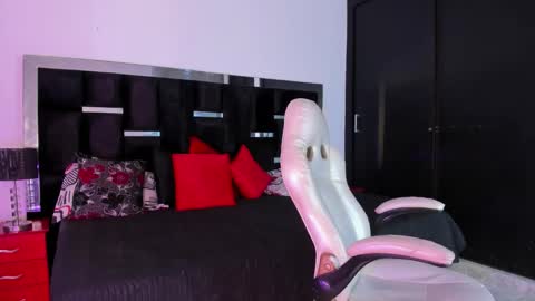 tashasant online show from October 2025 08:43:02 PM