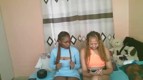 Snapshot of tastie_t chatting on October 2025 10:10:01 AM tastie_t online show from October 2025 10:10:01 AM