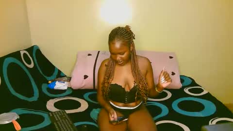 Snapshot of tastie_t chatting on October 2025 04:04:02 AM tastie_t online show from October 2025 04:04:02 AM