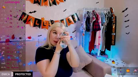 Ann online show from November 2025 01:52:01 AM