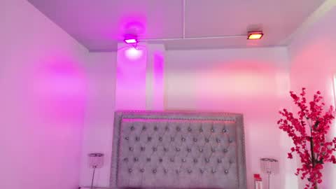 Tata and Damian  online show from April 2026 11:48:01 AM