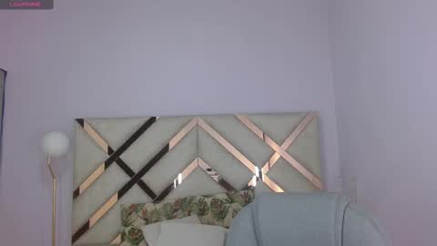 Tati Saldarriaga online show from November 2025 07:18:02 PM