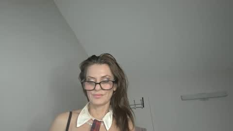 Apple Jucy online show from February 2026 06:02:02 AM