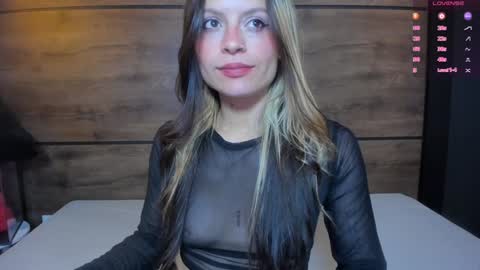 Snapshot of tatiana_monroe chatting on December 2024 10:32:02 AM Hey Im Tatiana online show from December 2024 10:32:02 AM