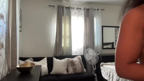 Snapshot of tatiannatease chatting on October 2025 08:41:01 PM Tatianna Marie online show from October 2025 08:41:01 PM