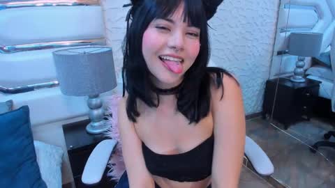 Snapshot of tatilee chatting on October 2025 12:27:01 PM tatilee online show from October 2025 12:27:01 PM