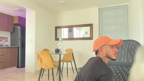 Jonathan  Juan online show from December 2024 01:32:02 PM