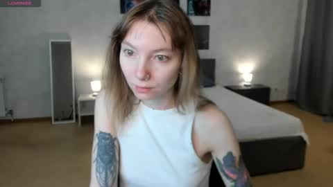 Snapshot of tattoo_artbaby chatting on November 2025 01:33:02 AM tattoo_artbaby online show from November 2025 01:33:02 AM